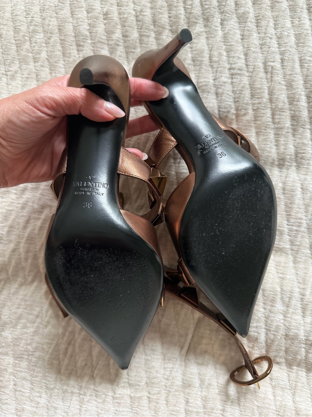 Valentino Garavani Bronze Pyramid-Stud Pointed Slingback Flats - Picture 4 of 5